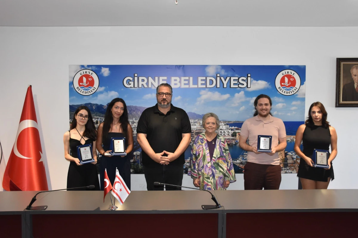 2. &Uuml;niversiteler Arası Ali Nesim Kısa &Ouml;yk&uuml; Yarışması &ouml;d&uuml;l t&ouml;reni ger&ccedil;ekleşti