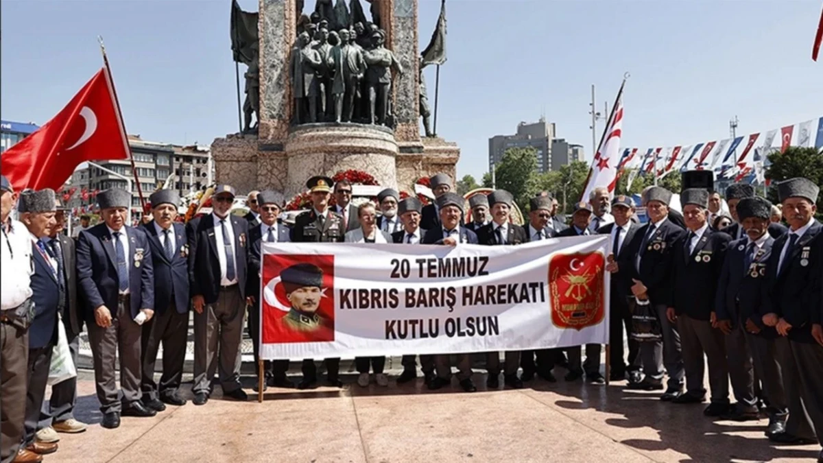20 Temmuz Barış ve &Ouml;zg&uuml;rl&uuml;k Bayramı Taksim'de kutlandı