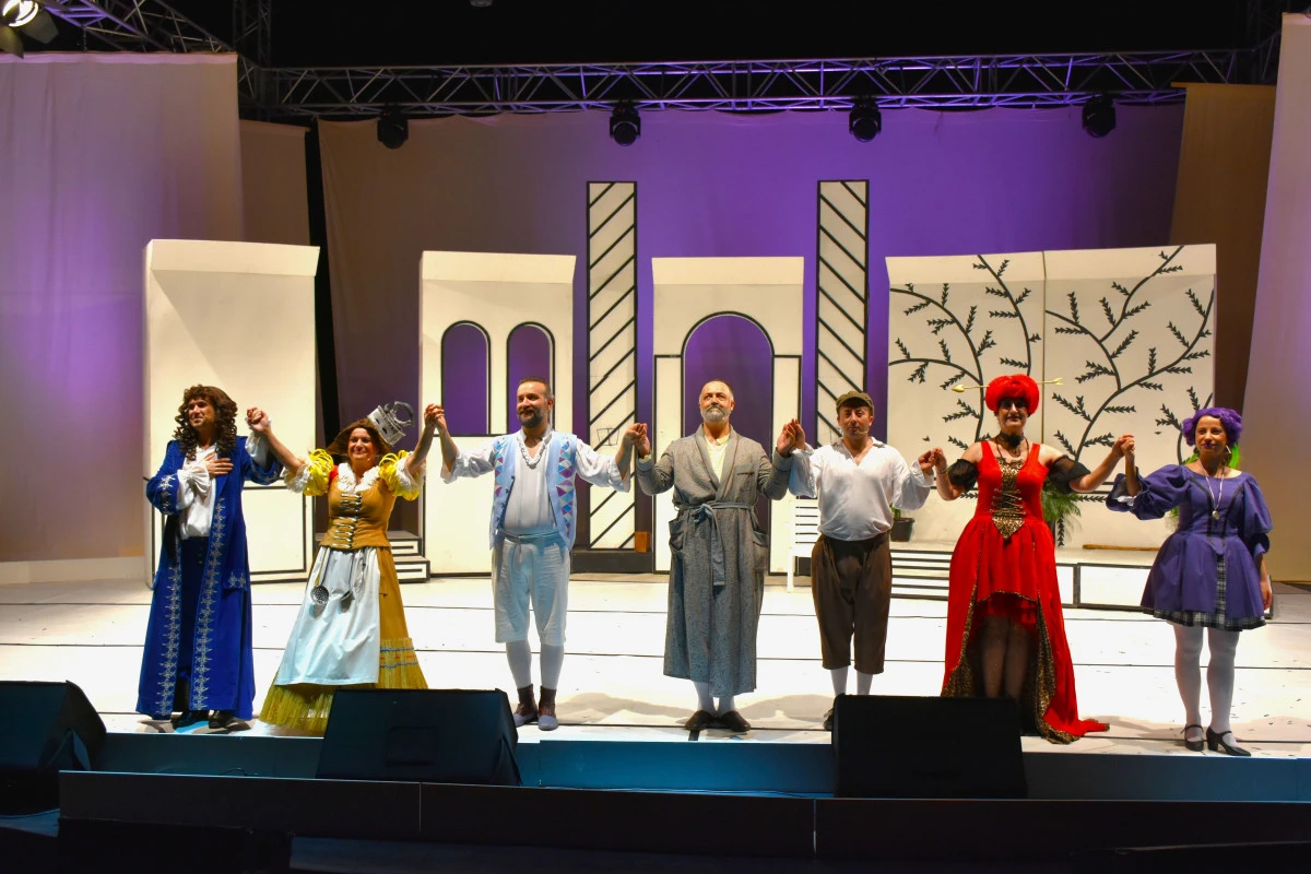 22. Kıbrıs Tiyatro Festivali 'Huysuz' ile Final Yaptı