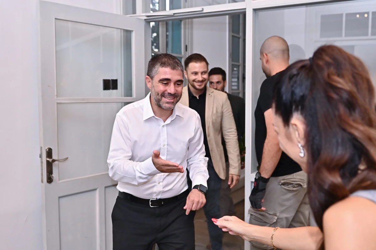 Aktun&ccedil;, Lefkoşa&rsquo;nın geleceğini mimar ve m&uuml;hendislerle konuştu
