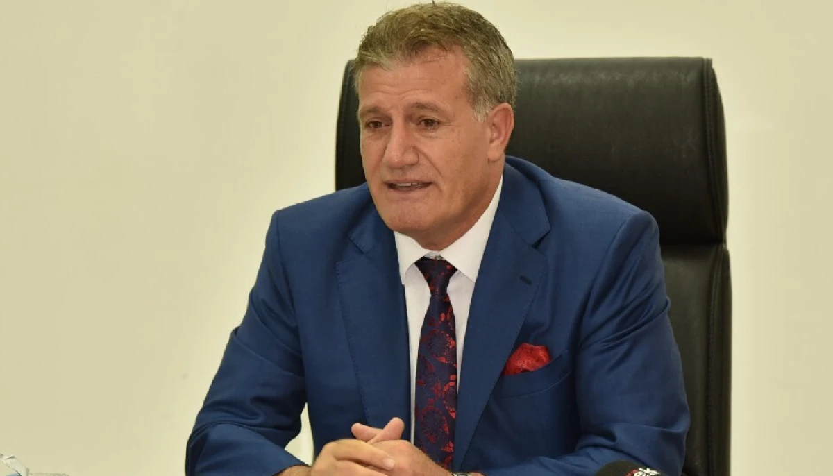 Arıklı: &ldquo;Ertuğruloğlu H&uuml;k&uuml;metin ve T&uuml;rkiye&rsquo;nin Resmi Politikasını Savunuyor&rdquo;