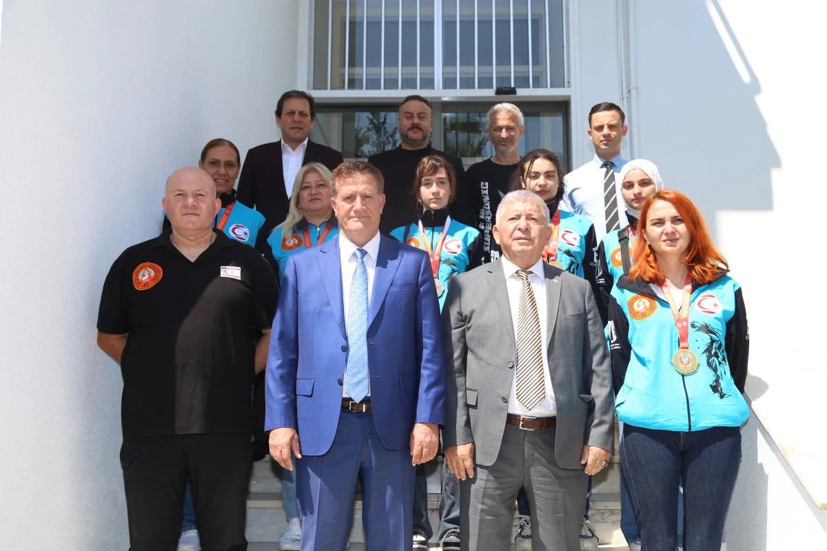 Arıklı: Uluslararası başarı kazanan sporcularımız &uuml;lkemizin pırlantalarıdır