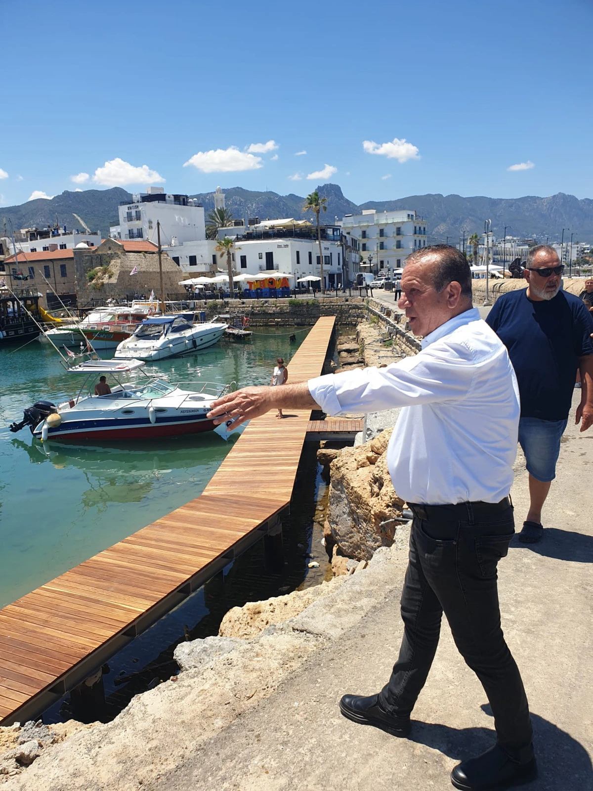 Ataoğlu, Girne Antik Liman&rsquo;daki İskele &ccedil;alışmalarını inceledi