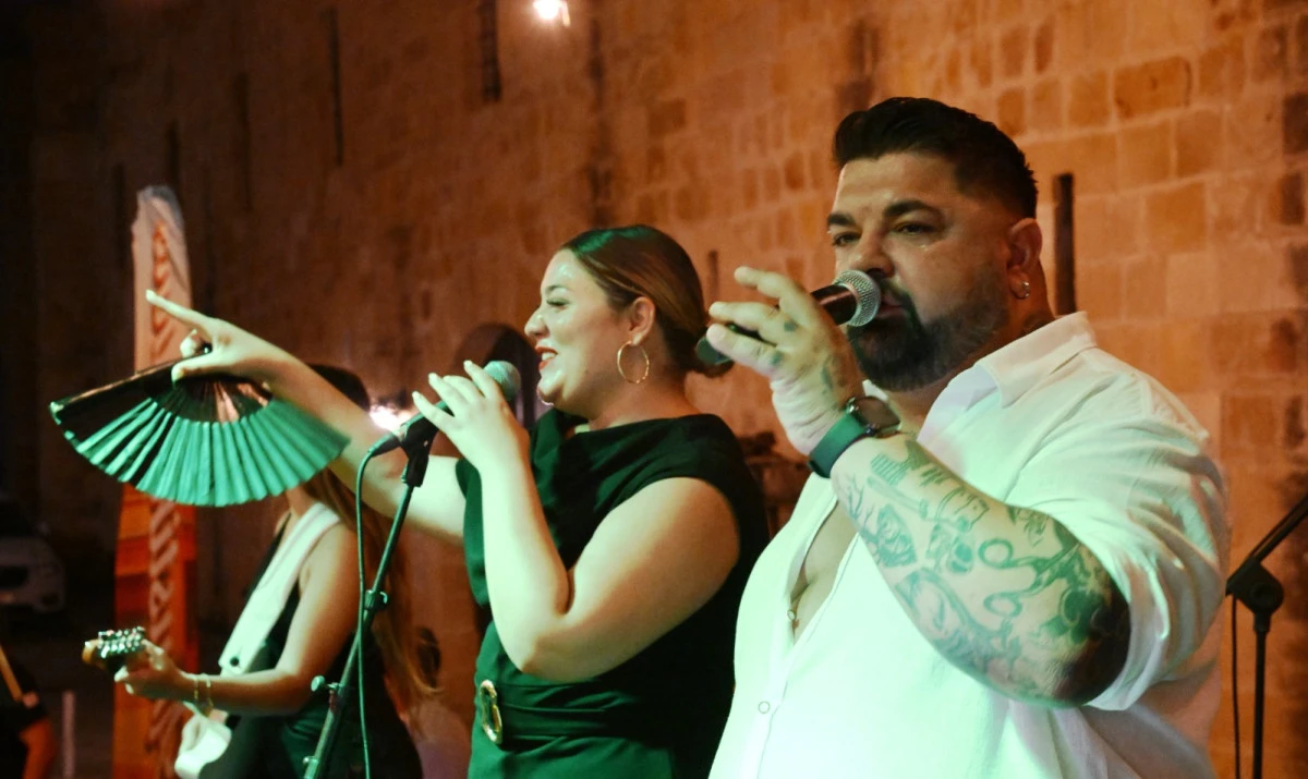 Aysu Mişon ve Eril Cambaz&rsquo;lı LTB Akustik Sahne'de m&uuml;zik dolu yaz akşamı