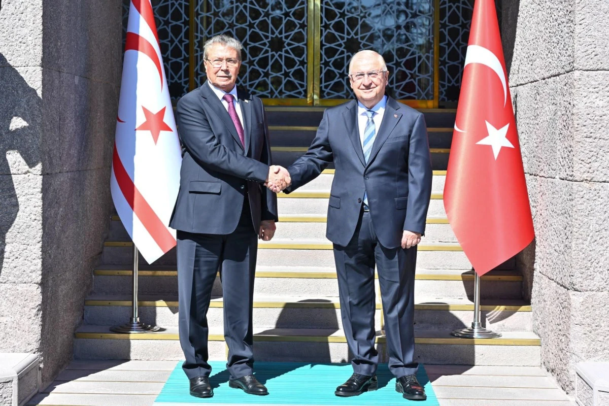 Başbakan &Uuml;nal &Uuml;stel, Ankara&rsquo;daki temaslarını s&uuml;rd&uuml;r&uuml;yor