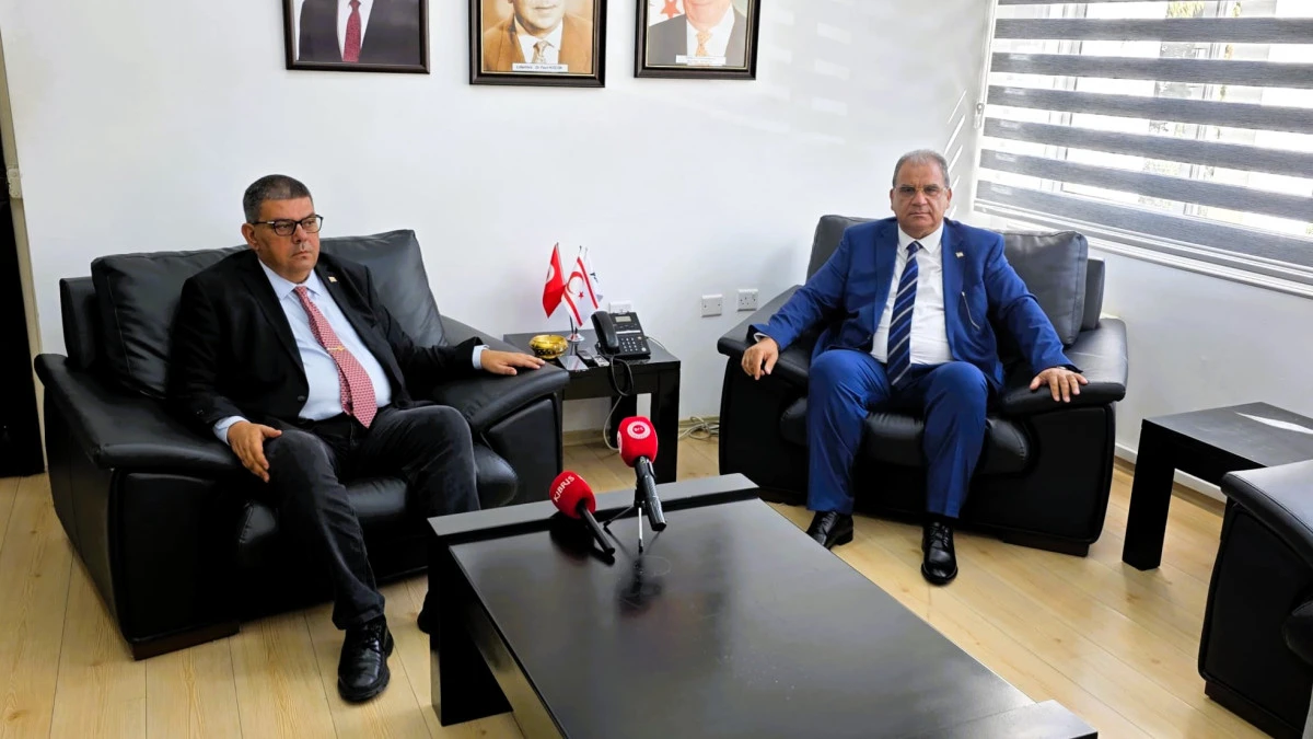 Bayındırlık ve Ulaştırma Bakanlığı&rsquo;nda devir teslim&hellip; Sucuoğlu g&ouml;revi Berova&rsquo;dan devraldı