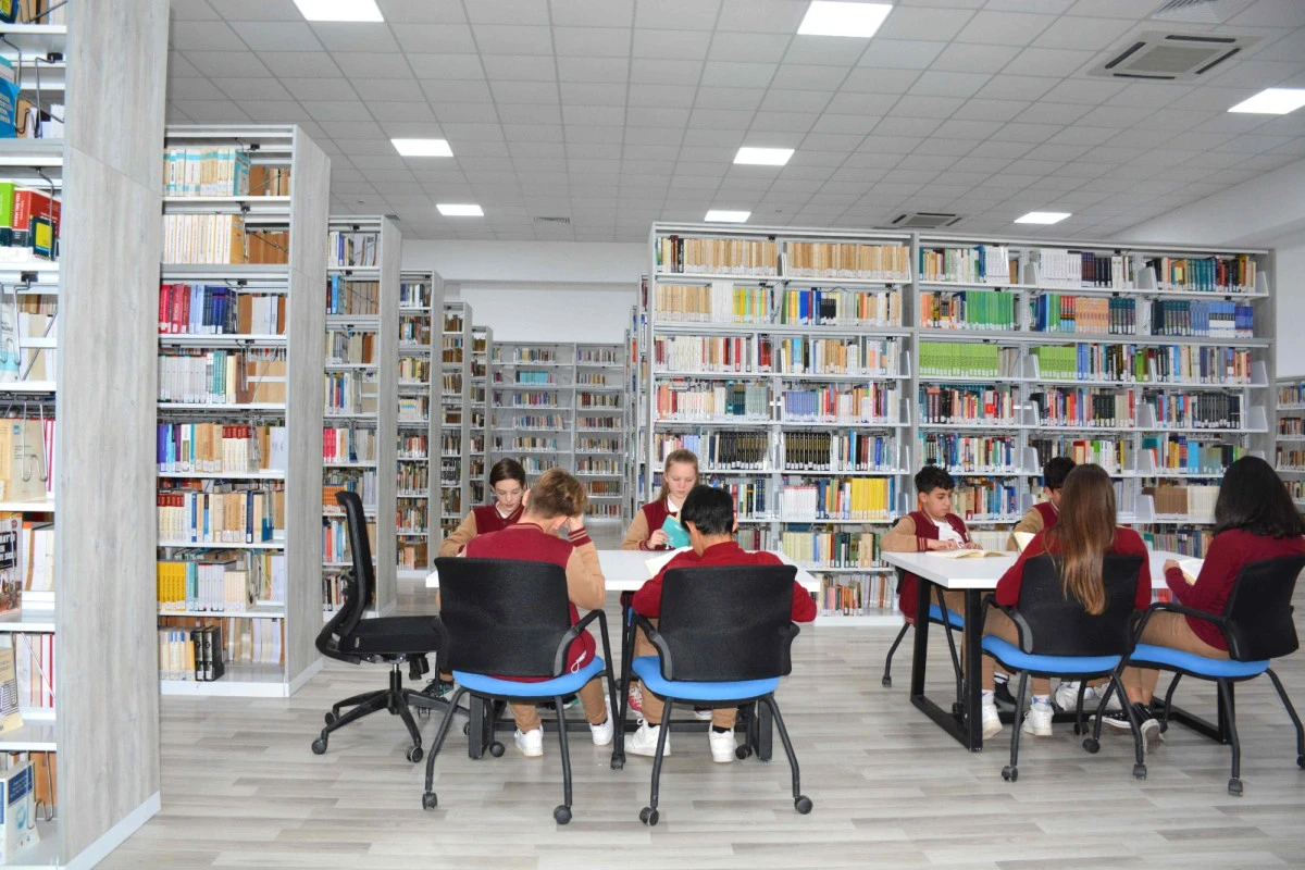 Bir Kamp&uuml;s, 750 Bin Kitap, Her Yaşta Yeni Bir Keşif