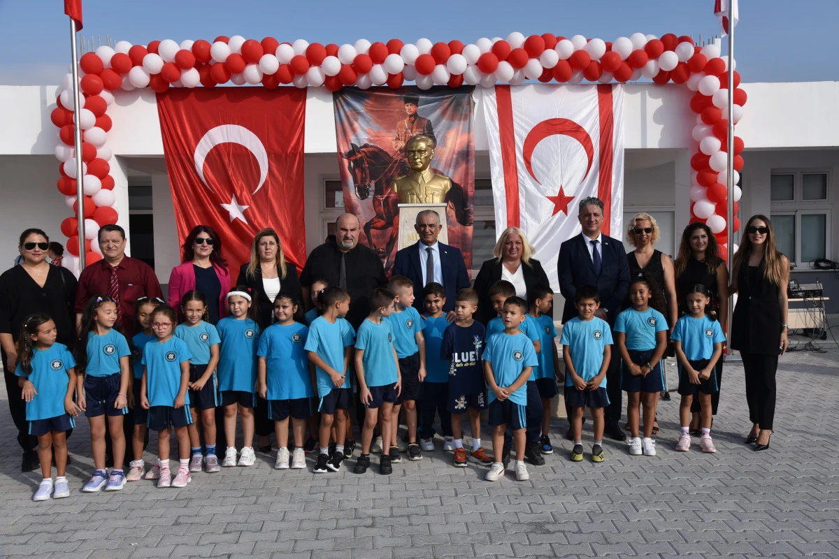 &Ccedil;avuşoğlu &Ccedil;ayırova İlkokulu binasının a&ccedil;ılışını yaptı