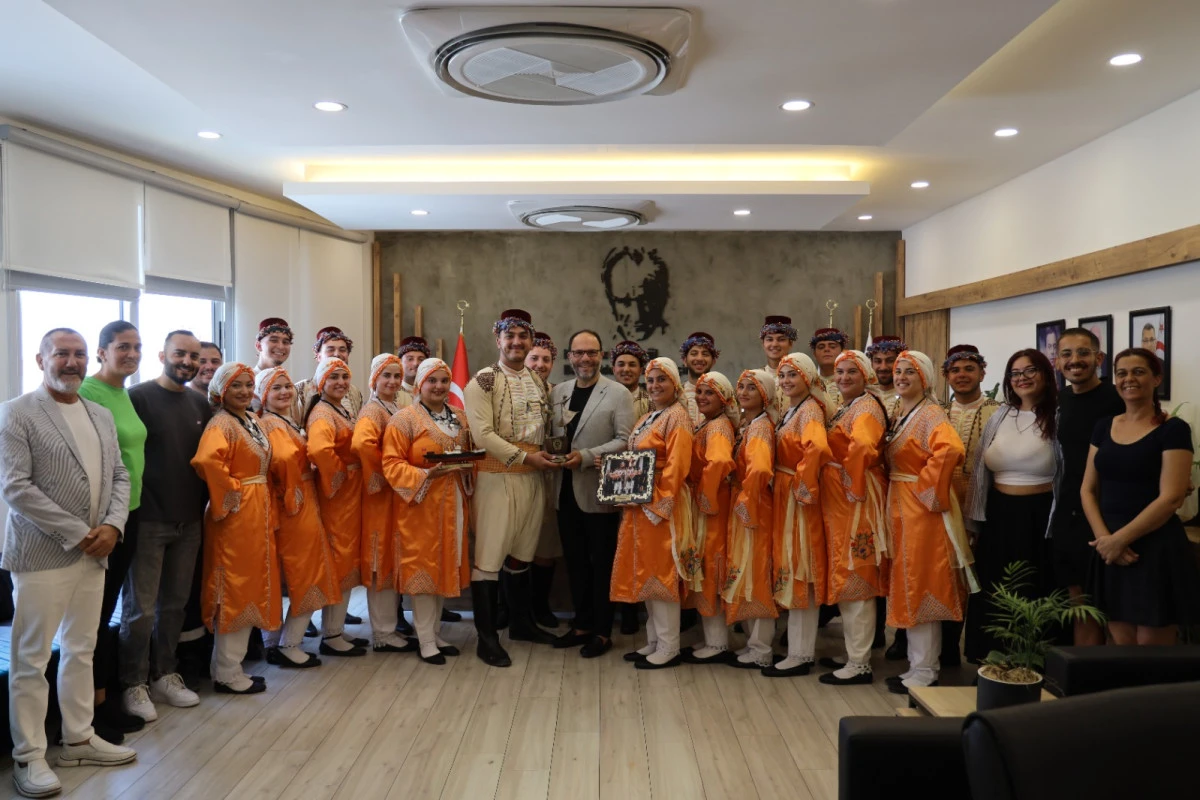 Dansları Topluluğu&rsquo;ndan, Sadıkoğlu&rsquo;na teşekk&uuml;r ziyareti
