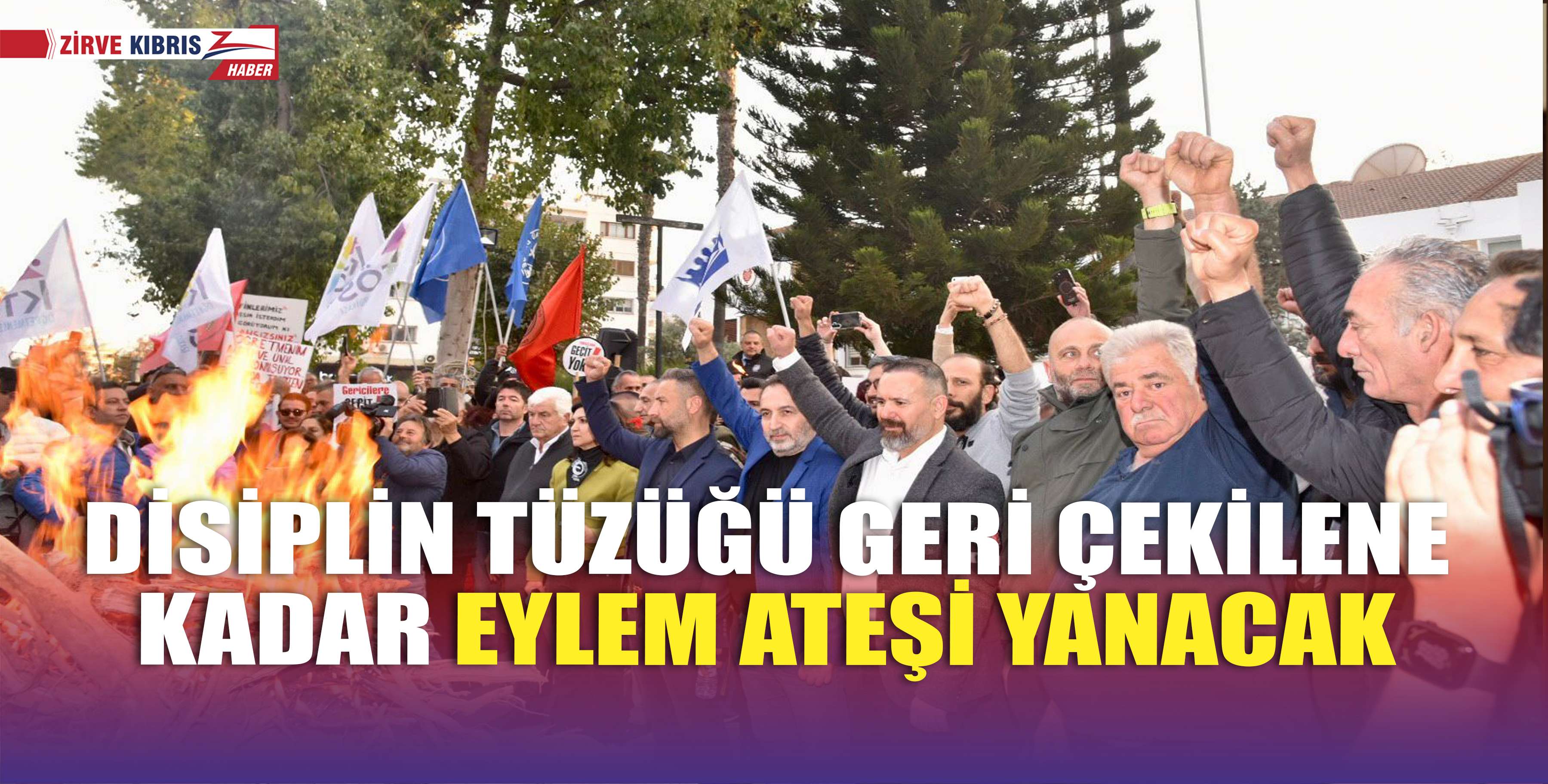 Disiplin tüzüğü değişikliğine yönelik eylemler kapsamında Meclis önünde eylem ateşi yakıldı