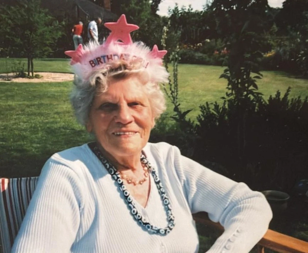 "D&uuml;nyanın en yaşlı insanı" Ethel Caterham, İngiltere'de 117 yaşına girdi
