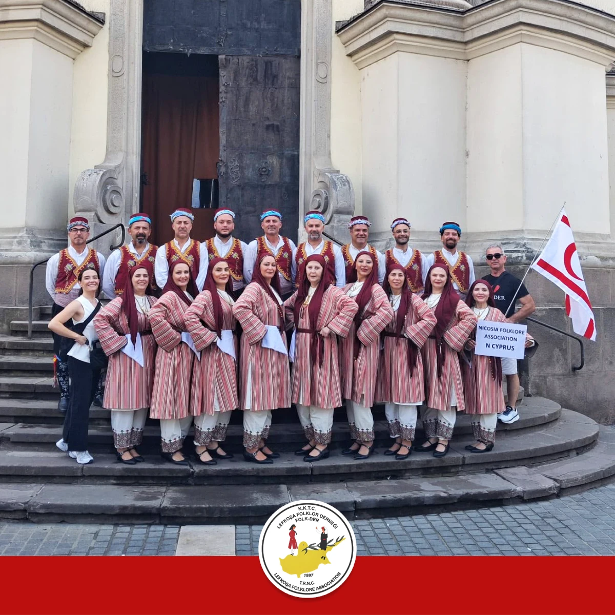 Folk-Der Macaristan'dan &ouml;d&uuml;lle d&ouml;nd&uuml;