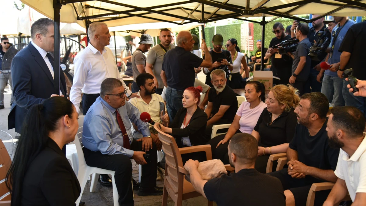 Gemi faciasında 4&rsquo;&uuml;nc&uuml; g&uuml;n&hellip; Ailelerin limandaki endişeli bekleyişi s&uuml;r&uuml;yor&hellip;