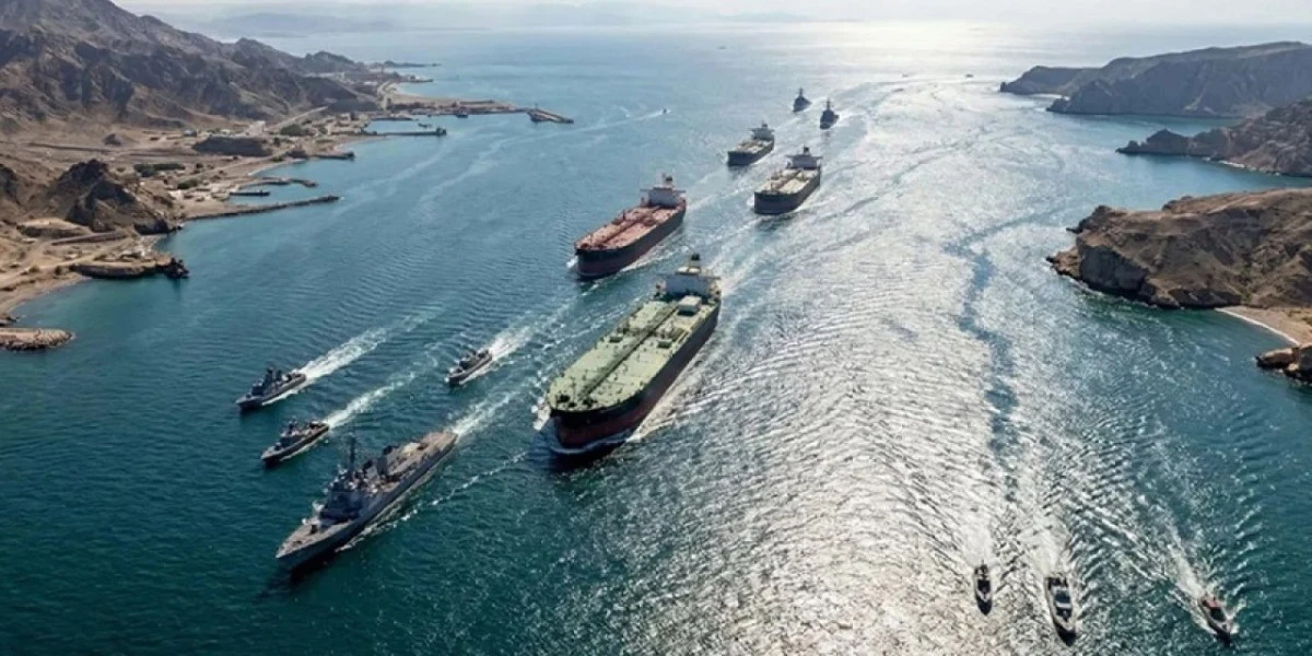 İran, H&uuml;rm&uuml;z Boğazı'ndan ge&ccedil;en G&uuml;ney Kıbrıs bayraklı ticari bir gemiye ateş a&ccedil;tı