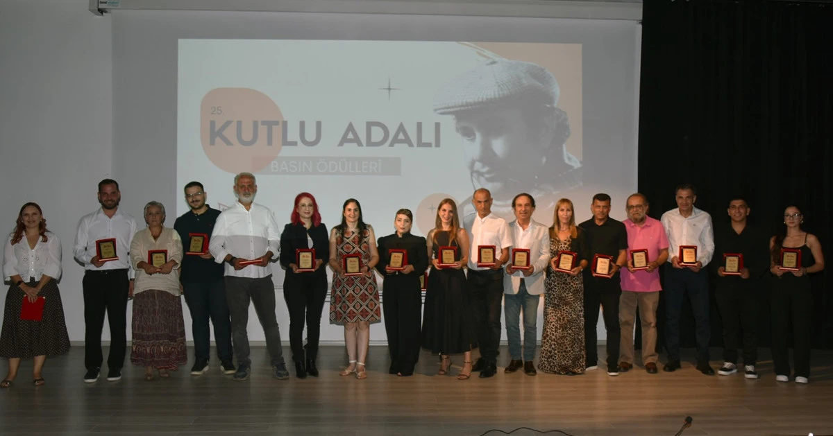 Kutlu Adalı Basın &Ouml;d&uuml;lleri sahiplerini buldu