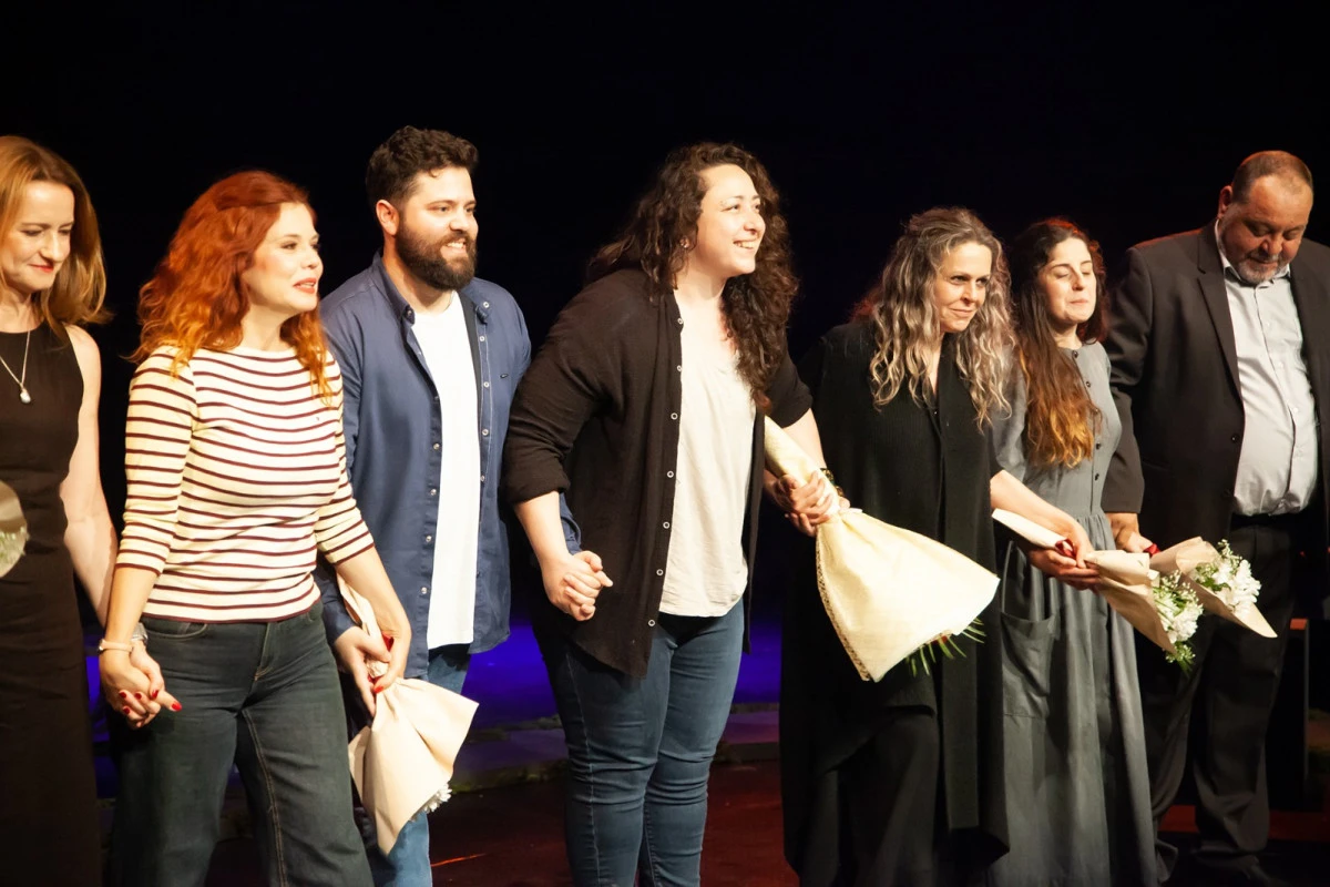 Lefkoşa Belediye Tiyatrosu&rsquo;nun Yanlışlık oyunu 22. Kıbrıs Tiyatro Festivali&rsquo;nde Pr&ouml;miyerini Yaptı