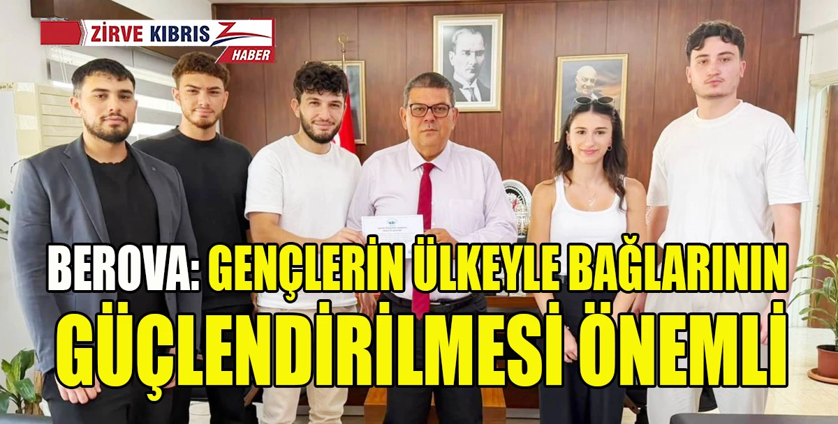 Maliye Bakanı Berova, &Uuml;niversite &Ouml;ğrencileri Derneği'ni kabul etti