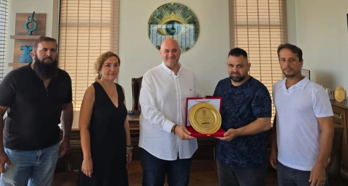 Maraş Gen&ccedil;lik Spor Kul&uuml;b&uuml;&rsquo;nden Nahit &Ouml;nc&uuml;&rsquo;ye anlamlı teşekk&uuml;r