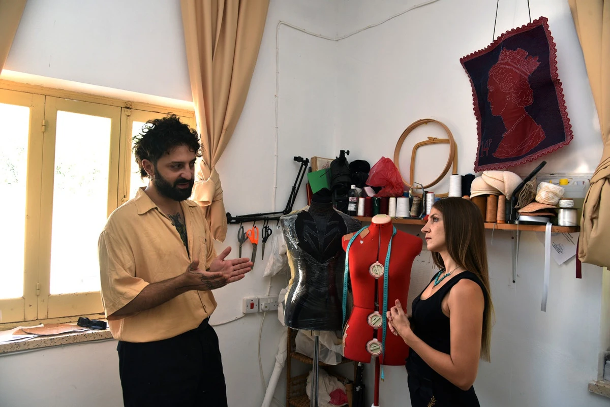 Mert &Ouml;zy&uuml;rekliler, Kıbrıs&rsquo;tan izler taşıyan tasarımlarını Shirvanna markasıyla farklı &uuml;lkelere taşıyor