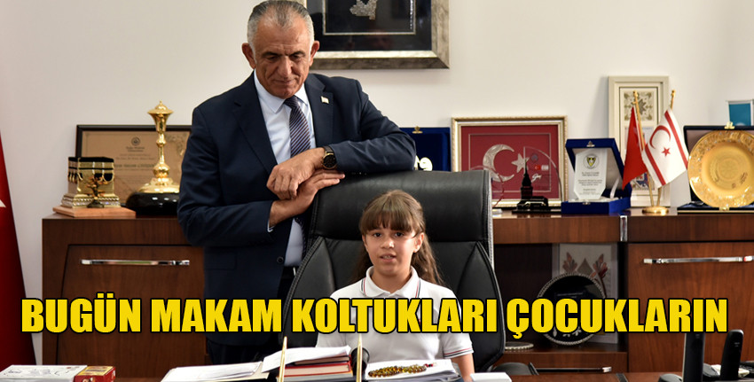 Milli Eğitim Bakanı Çavuşoğlu, 23 Nisan nedeniyle makamını 23 Nisan İlkokulu öğrencisi Duru Yılmazer’e devretti