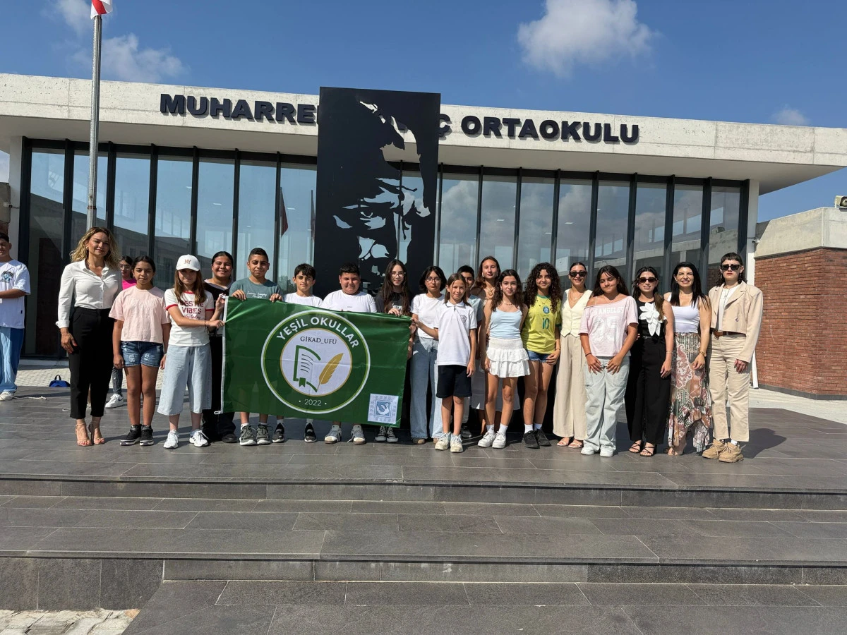 Muharrem D&ouml;ve&ccedil; Ortaokulu&rsquo;na İlk Eğitim Yılında Yeşil Bayrak &Ouml;d&uuml;l&uuml;