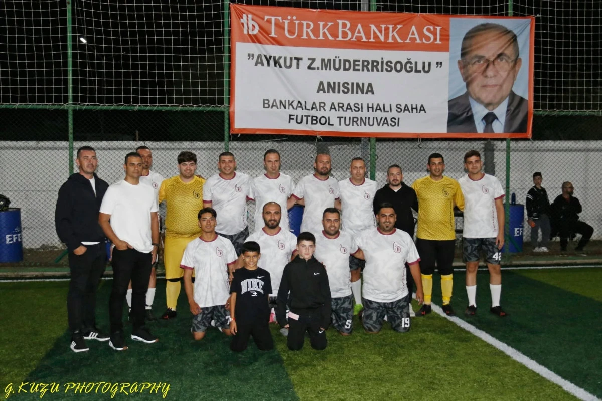 Near East Bank 5 golle kazandı