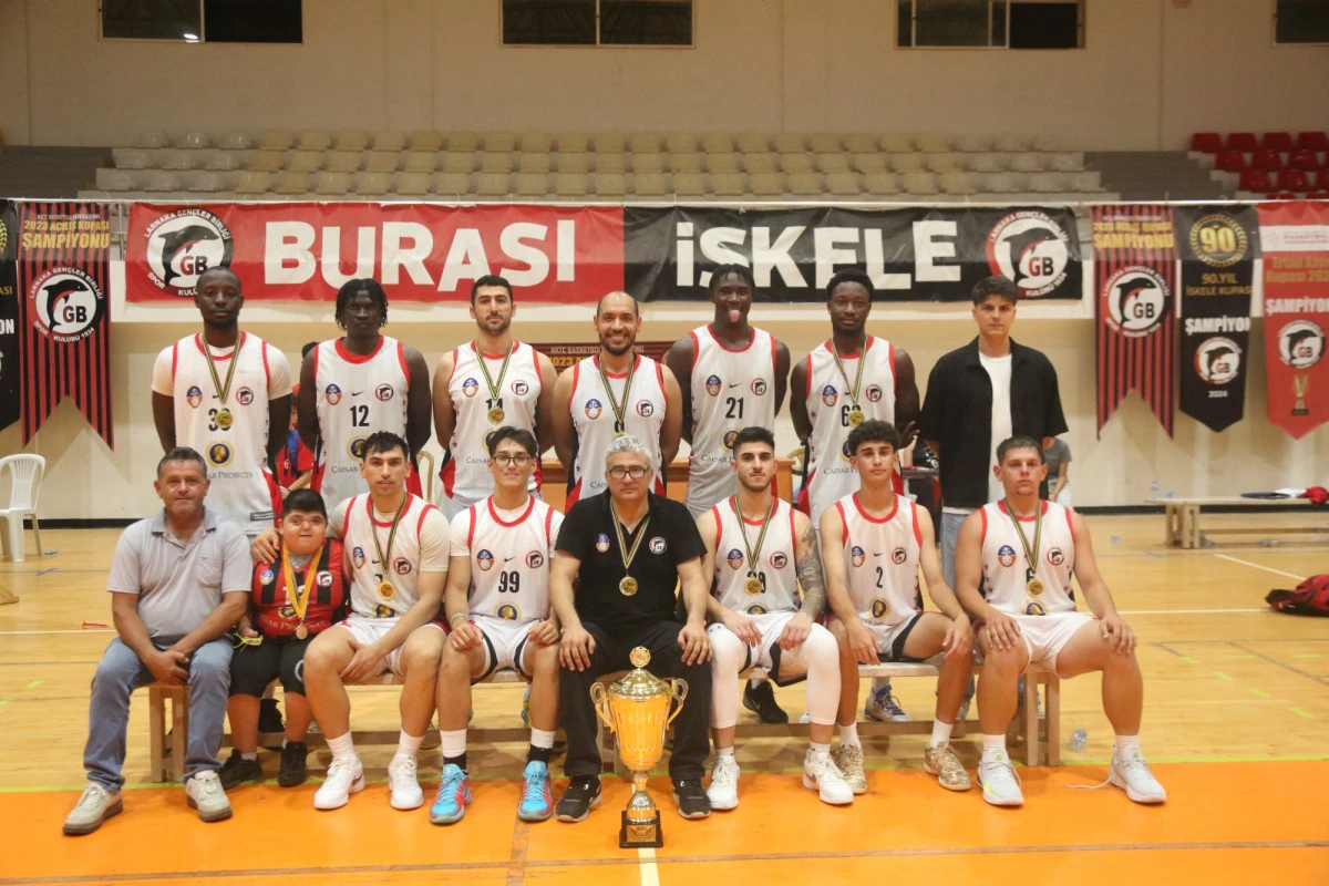 Şampiyon  Gen&ccedil;ler Birliği'ne Avrupa'dan &Uuml;&ccedil; &Uuml;lkeden Turnuva Daveti