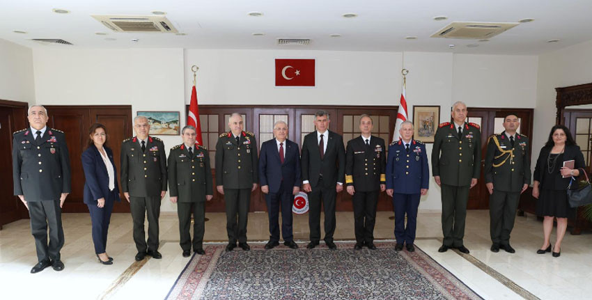 Türkiye Milli Savunma Bakanı Güler, Türkiye’nin Lefkoşa Büyükelçiliğini ziyaret etti