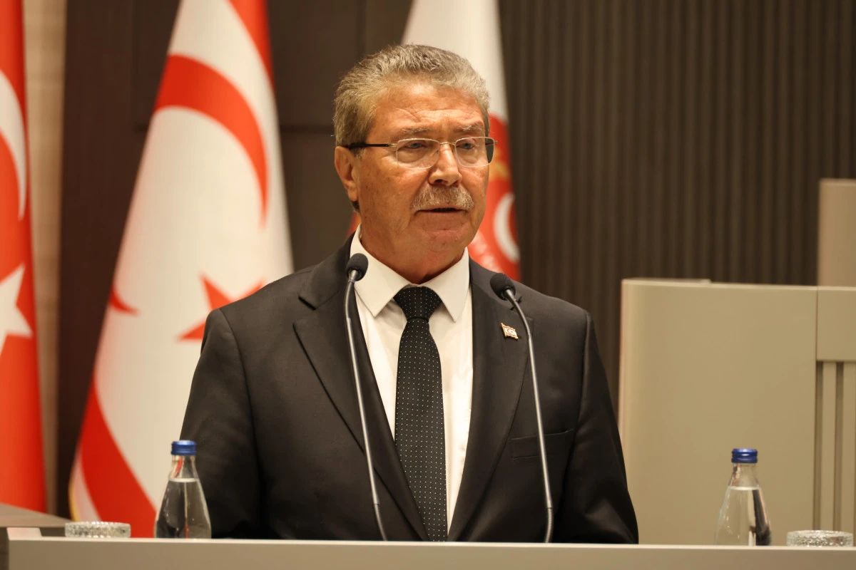 &Uuml;stel: Biz birilerinden bir şey saklamıyoruz